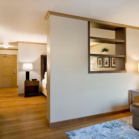 Clubhouse Hotel And Suites Pierre Εξωτερικό φωτογραφία
