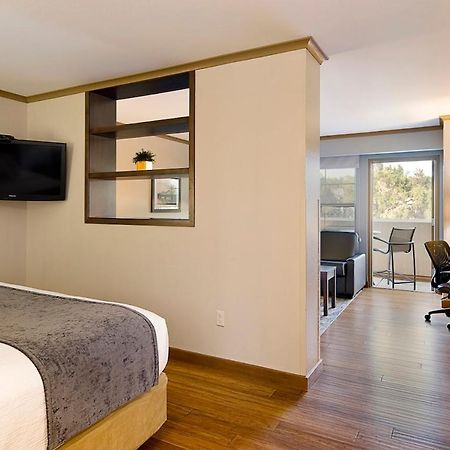 Clubhouse Hotel And Suites Pierre Εξωτερικό φωτογραφία