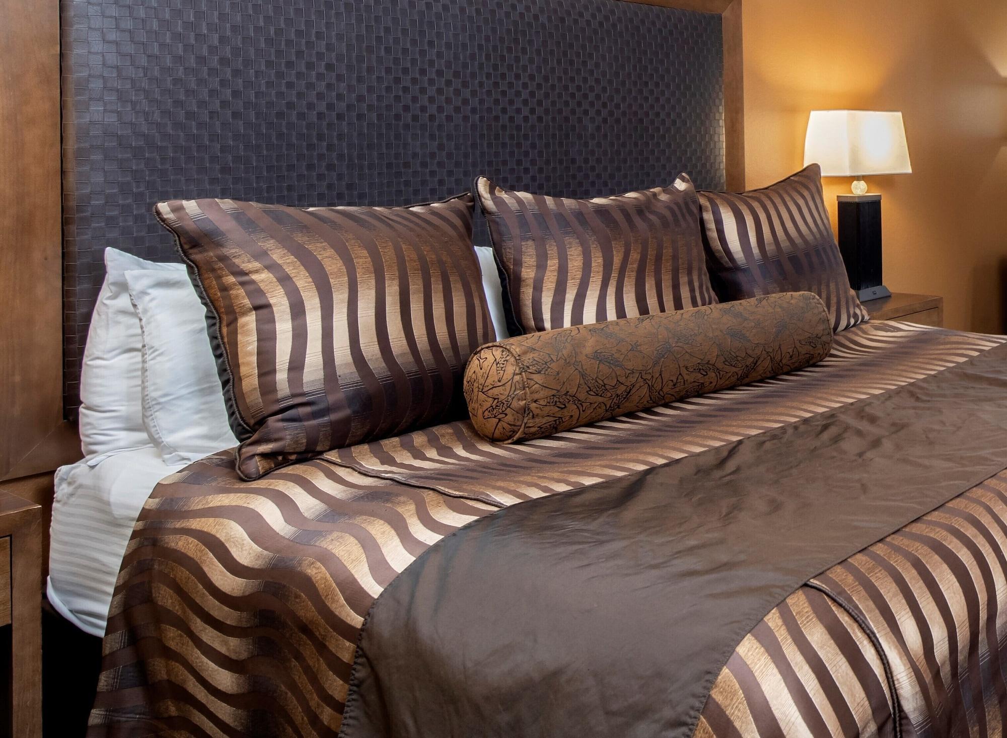 Clubhouse Hotel And Suites Pierre Εξωτερικό φωτογραφία