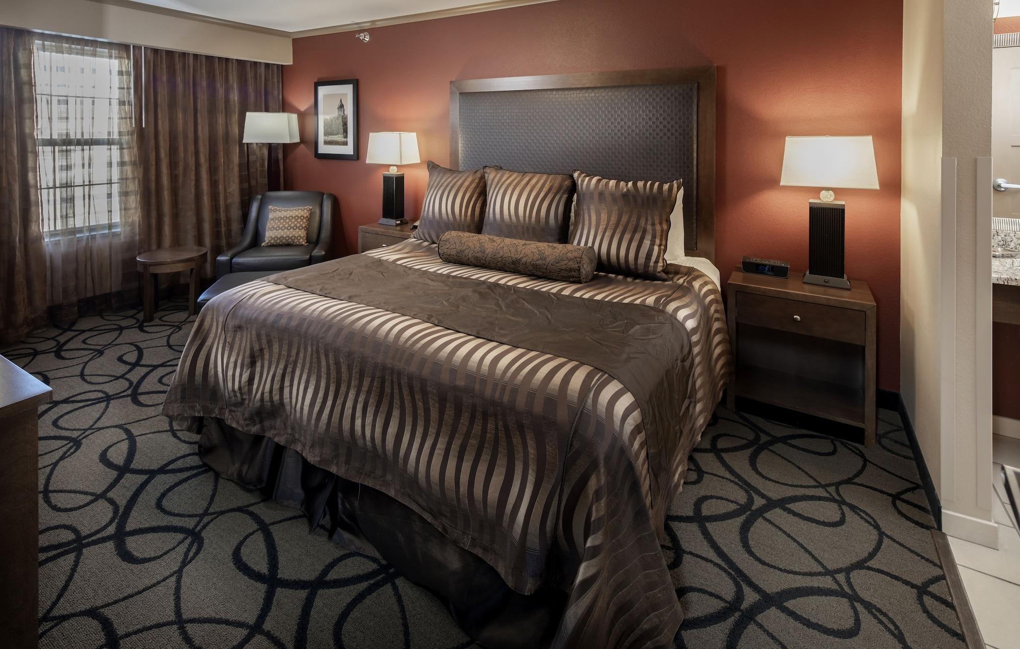 Clubhouse Hotel And Suites Pierre Εξωτερικό φωτογραφία
