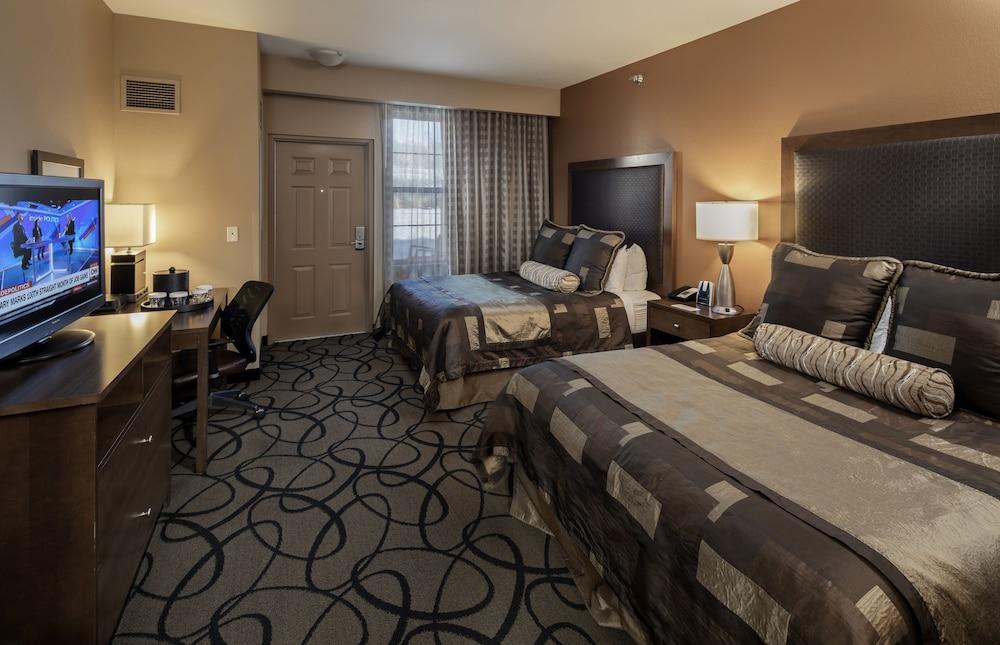 Clubhouse Hotel And Suites Pierre Εξωτερικό φωτογραφία