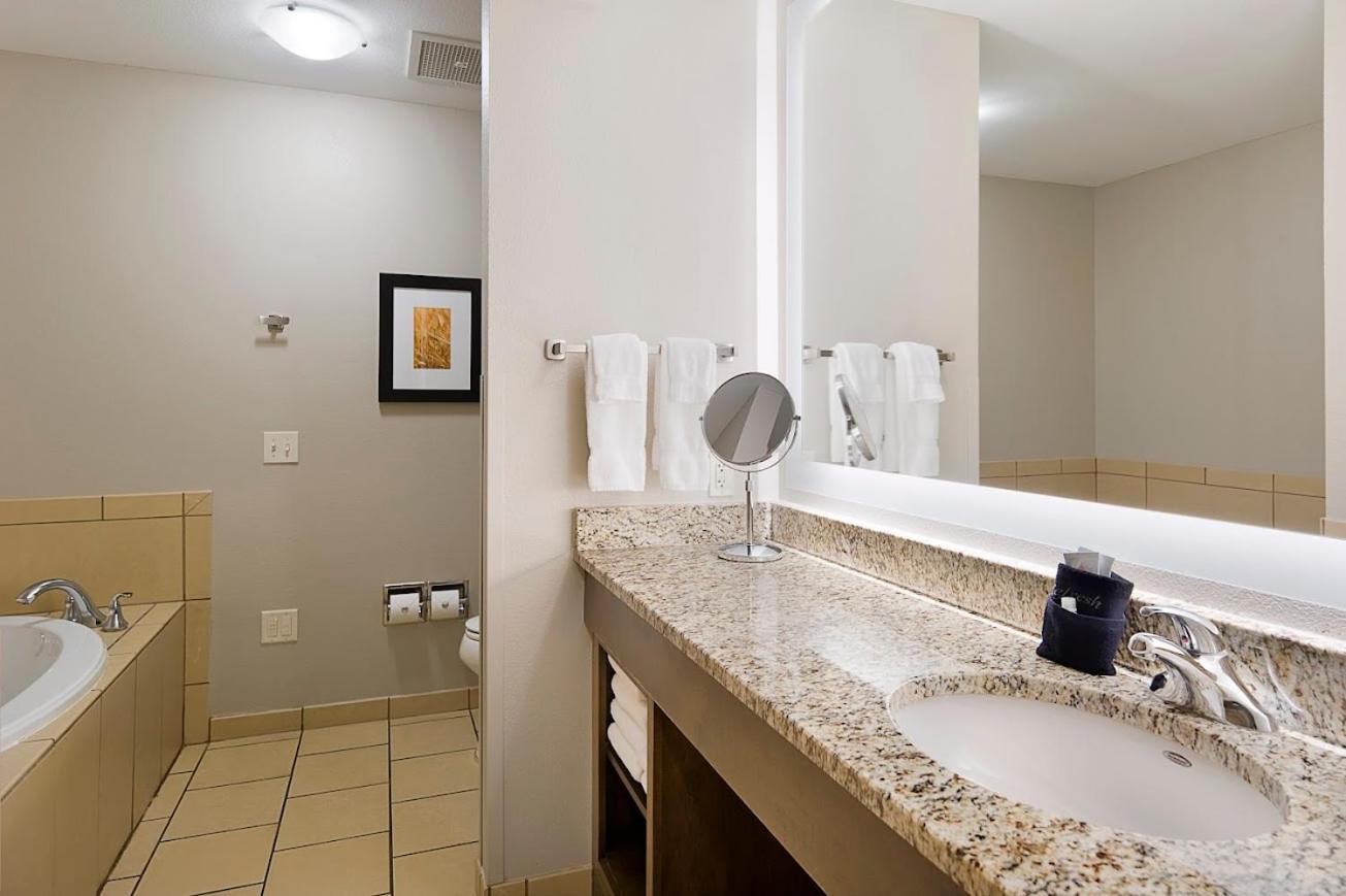 Clubhouse Hotel And Suites Pierre Εξωτερικό φωτογραφία