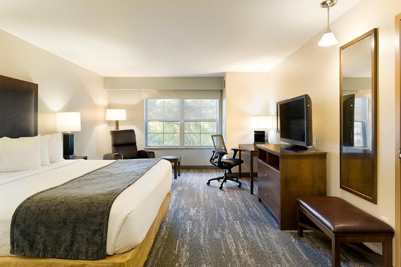 Clubhouse Hotel And Suites Pierre Εξωτερικό φωτογραφία