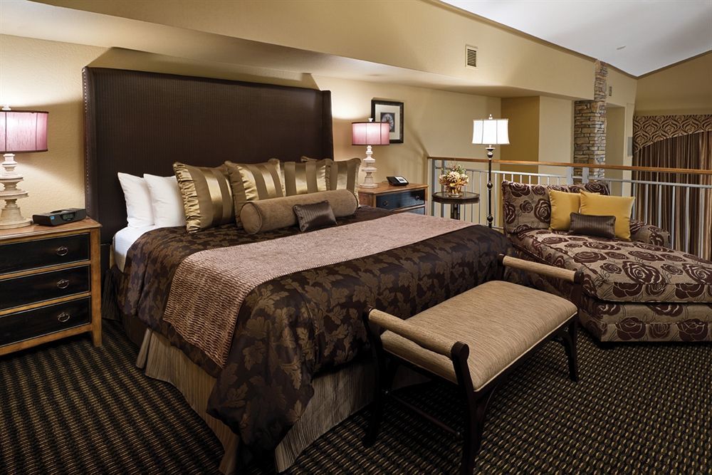 Clubhouse Hotel And Suites Pierre Εξωτερικό φωτογραφία
