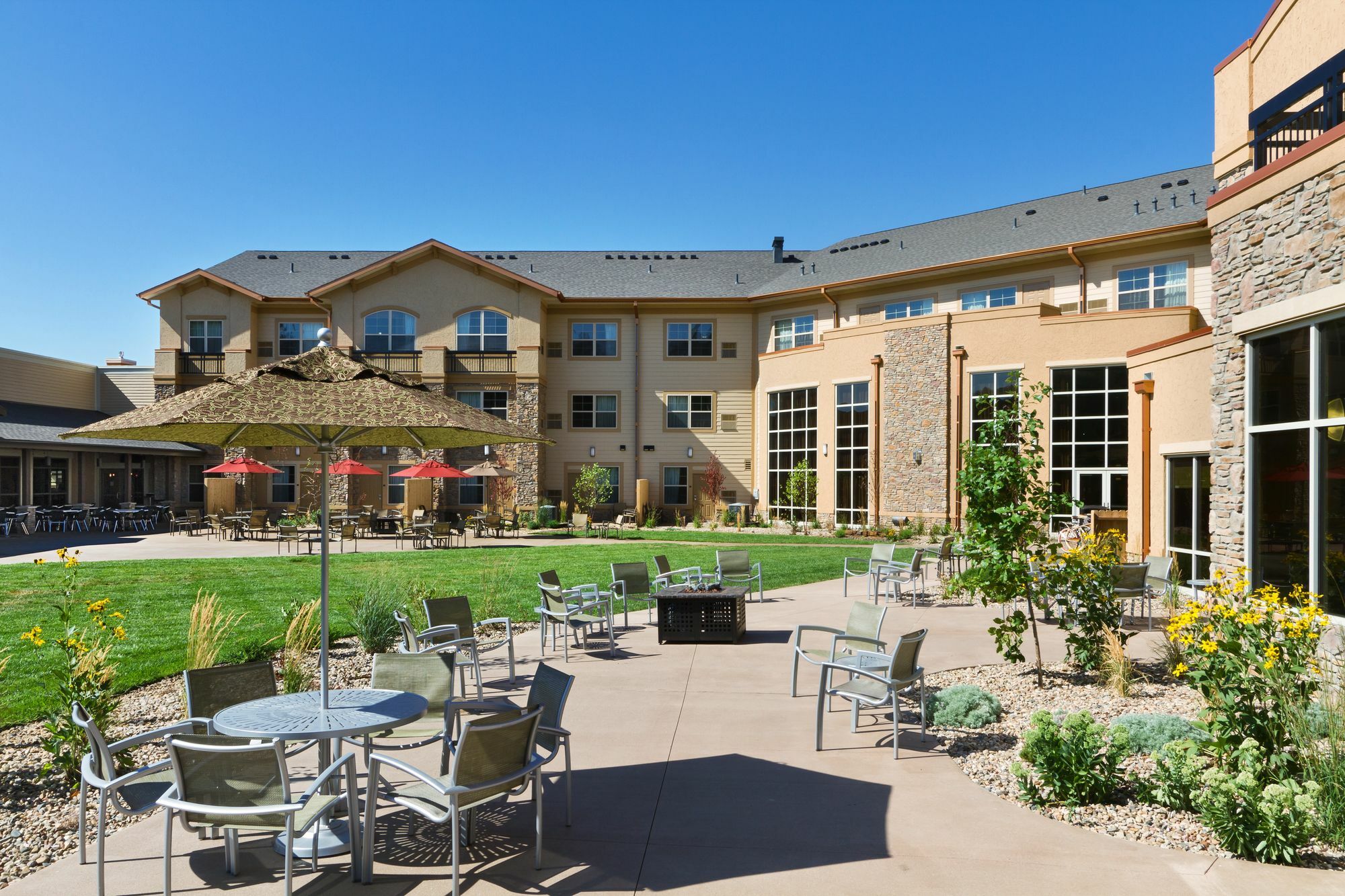 Clubhouse Hotel And Suites Pierre Εξωτερικό φωτογραφία
